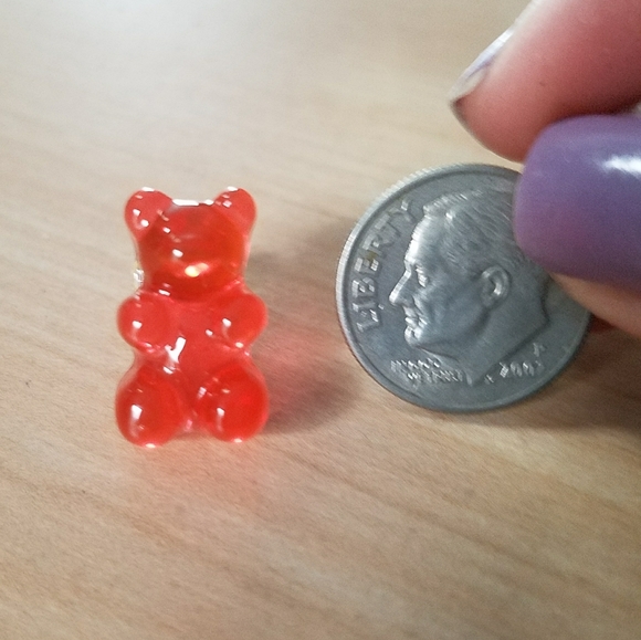 ❤️NWT RED GUMMY BEAR STUD EARRINGS❤️🐻 - Picture 2 of 2